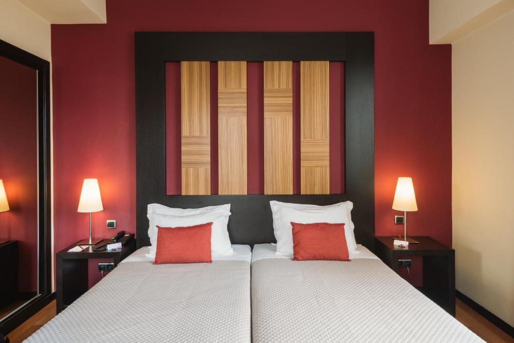 Twin Room with Extra Bed (2 Adults + 1 Child) interior